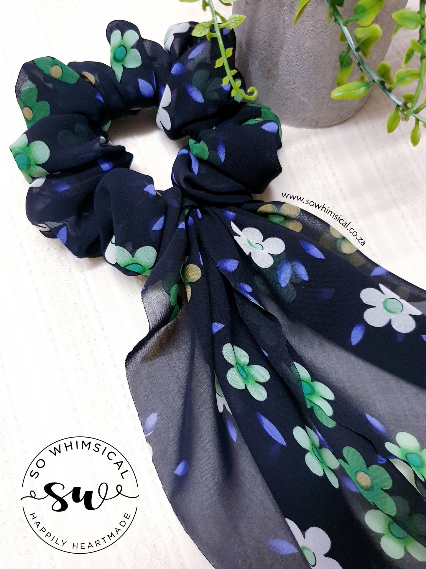 Happy Daisies LT Scrunchie