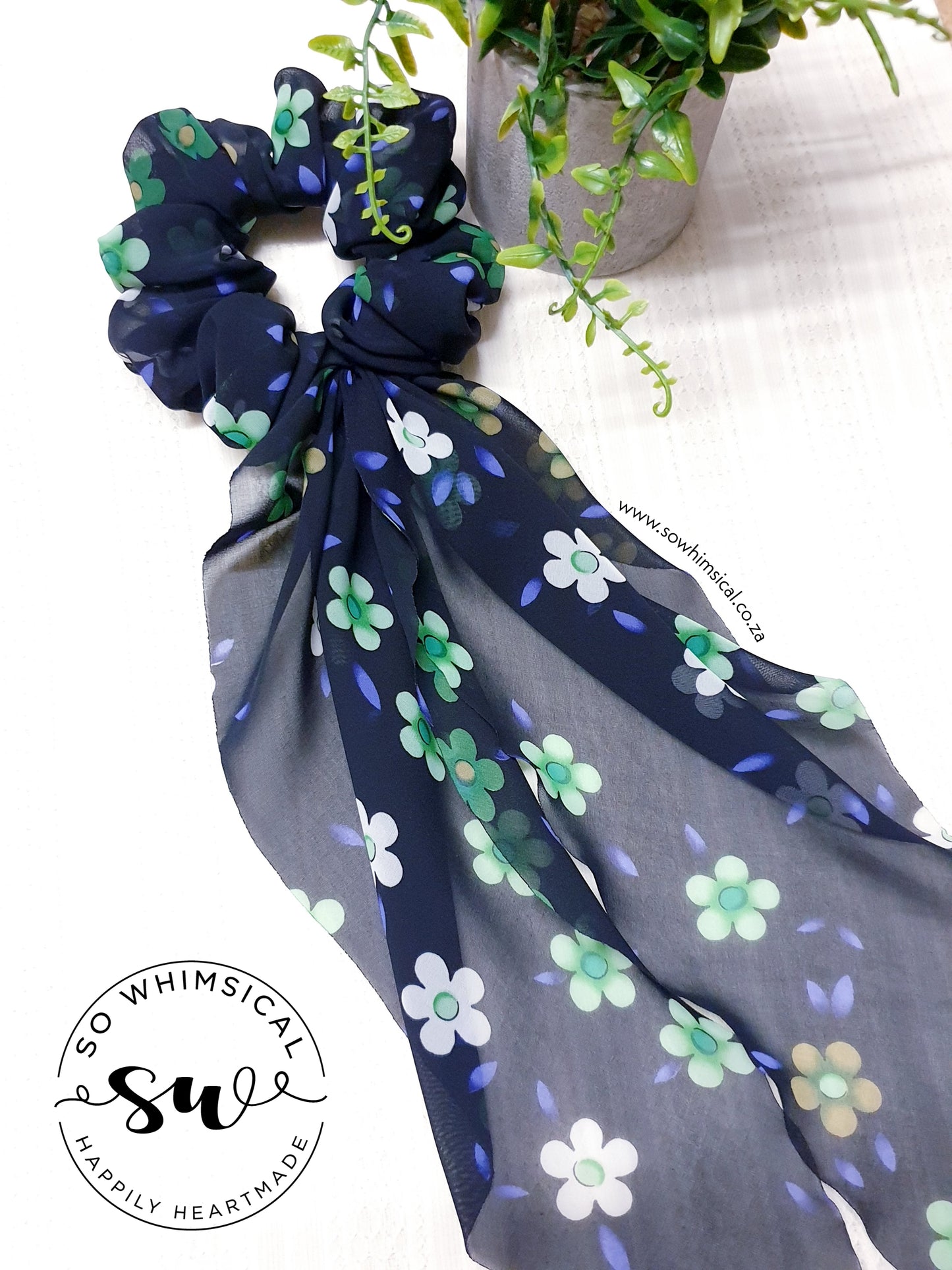 Happy Daisies LT Scrunchie