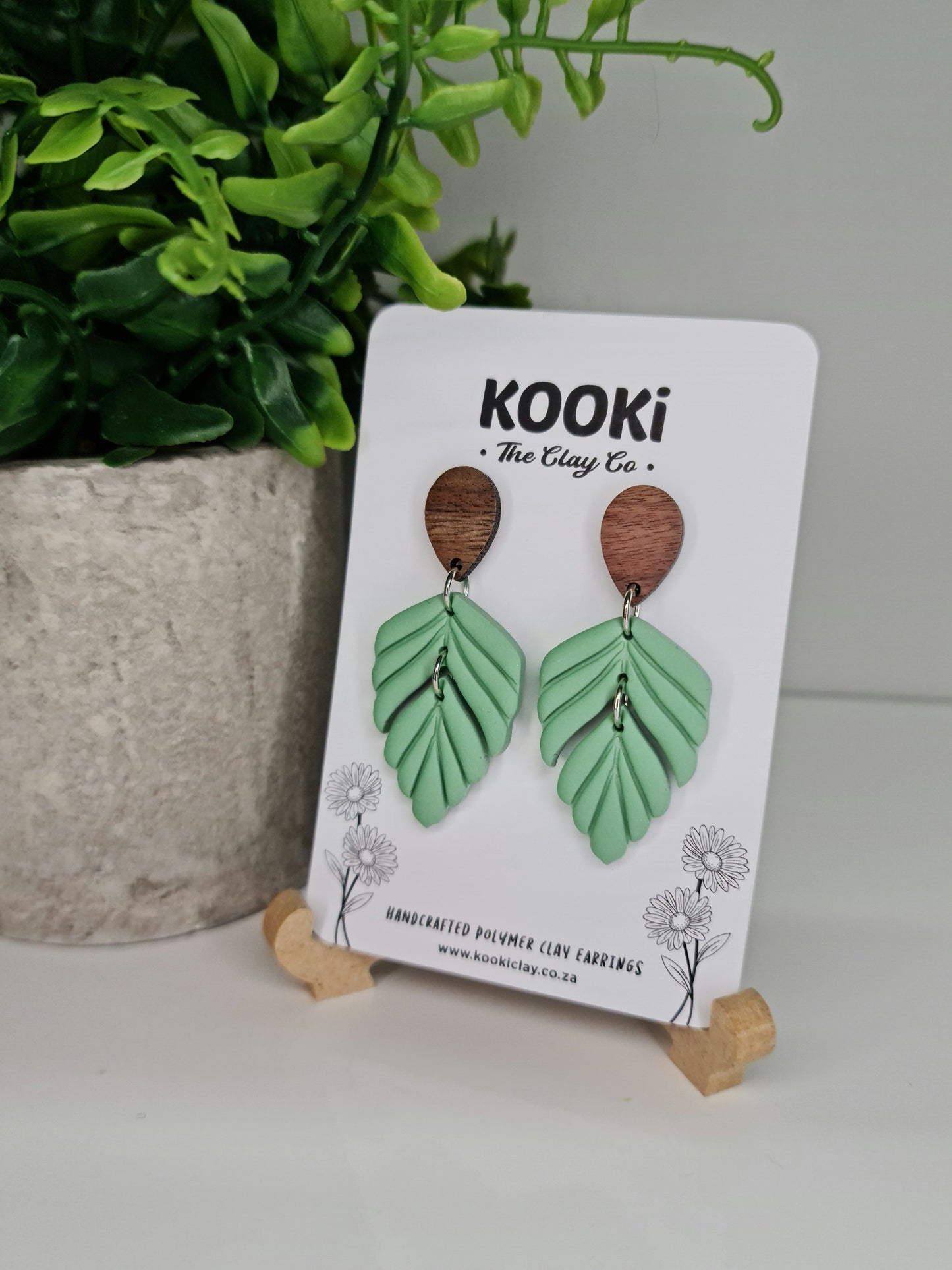 KC2008 - Walnut & Leaf Dangles
