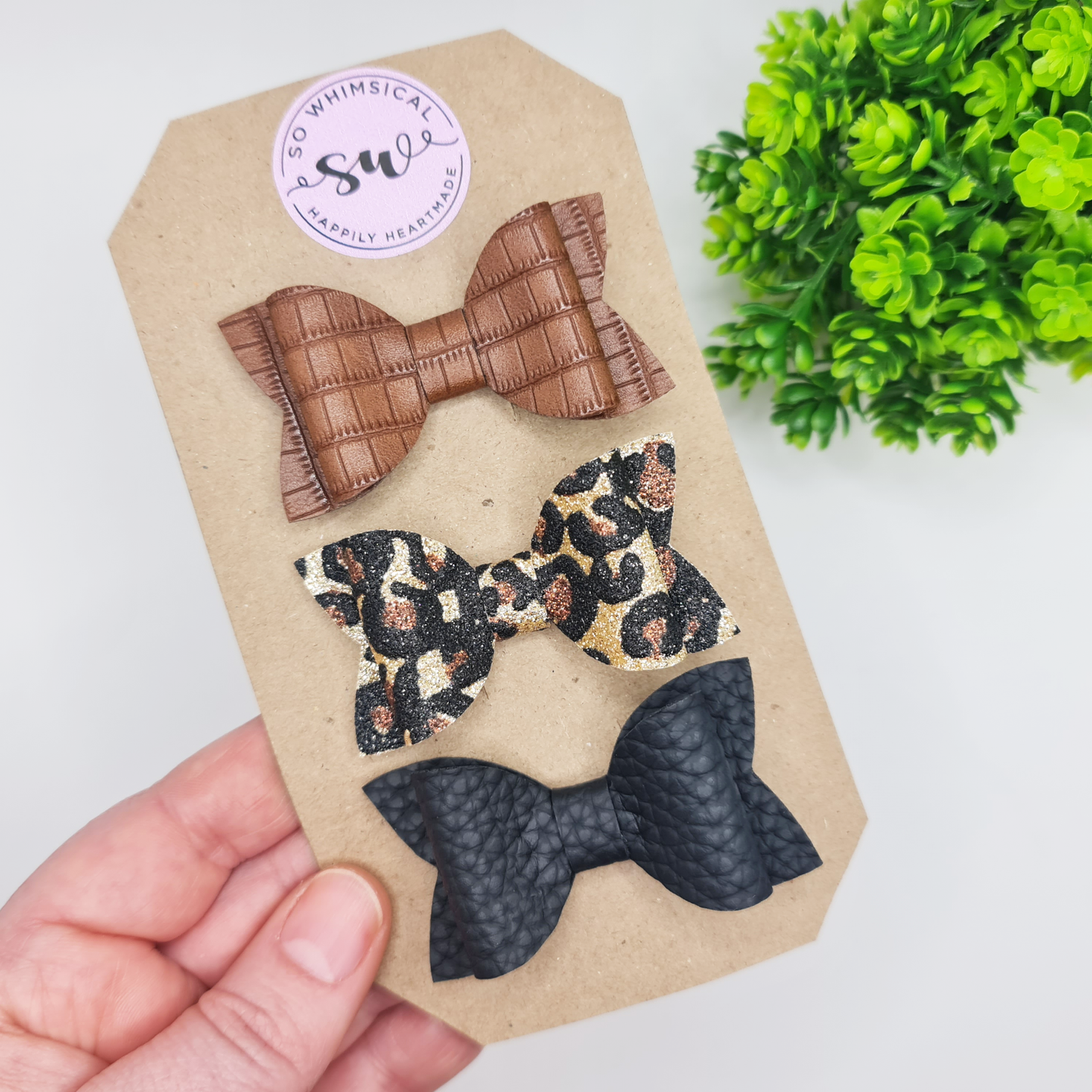 Luna Triplet Bows