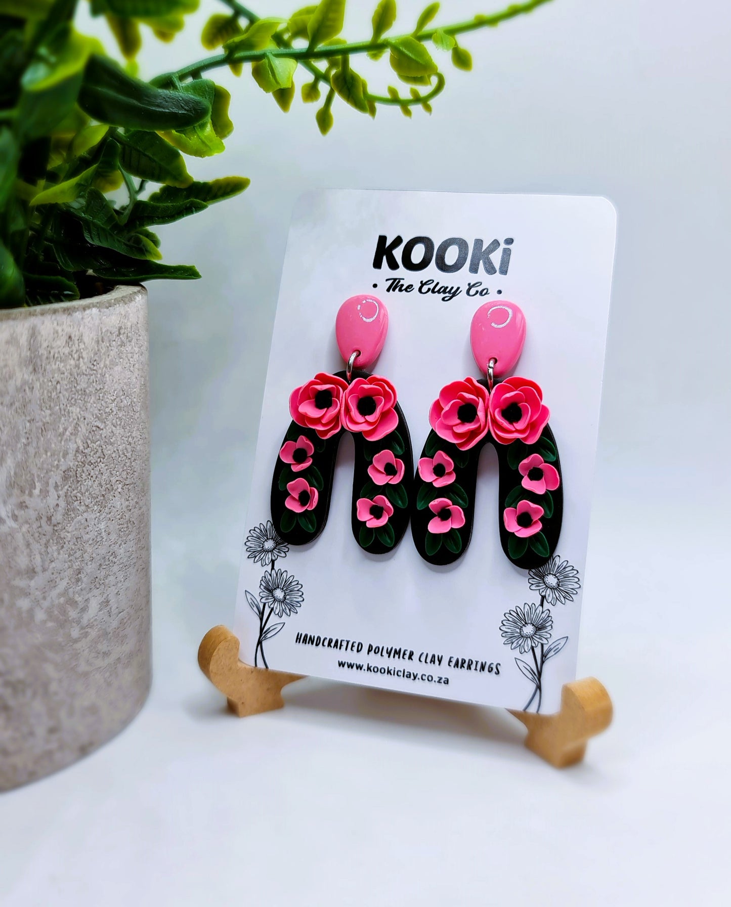 KC2032 - Black & Pink Floral Arches