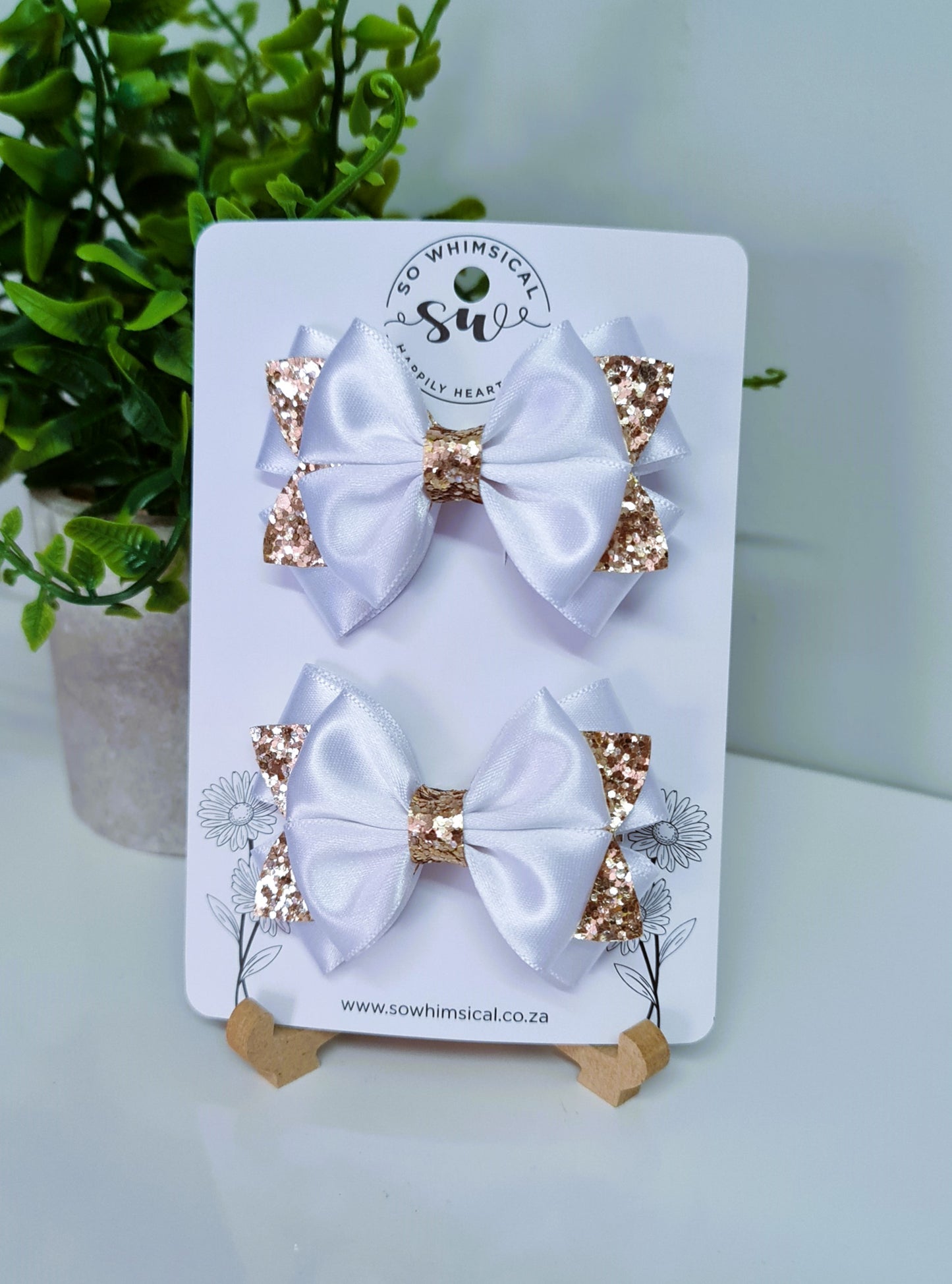 SW5242/1 - White & Gold