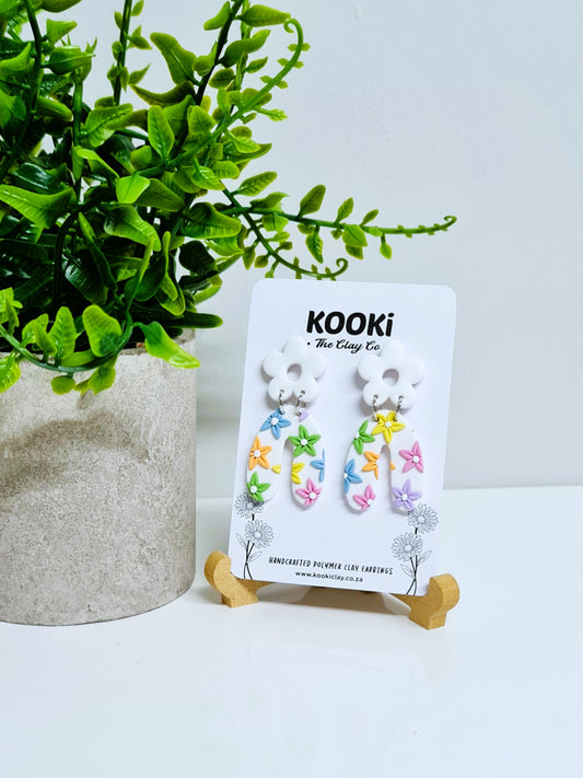 Hip Summer Daisy Arches