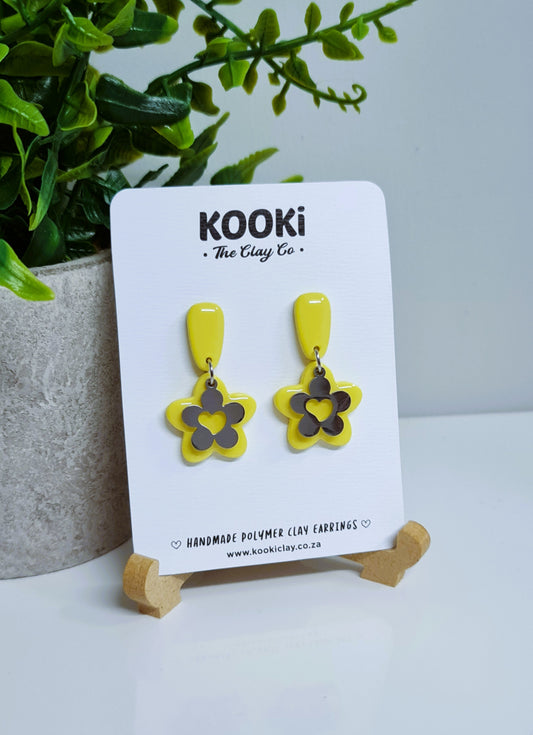 KC1872 - Yellow Silver Flowers