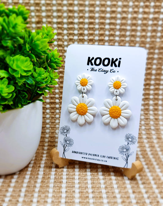 KC2058 - White Daisy Dangles