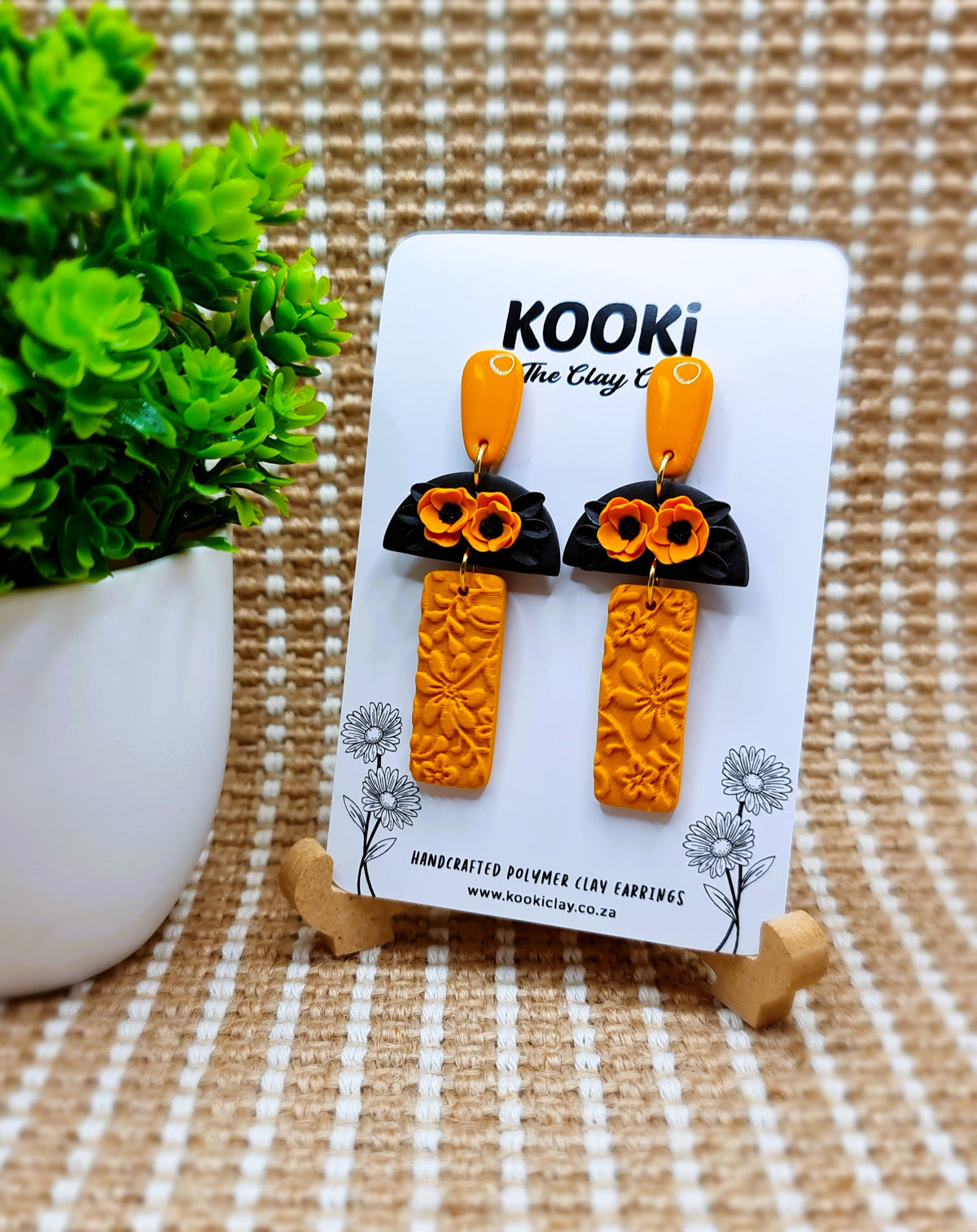 KC2043 - Black & Mustard Elegant Dangles