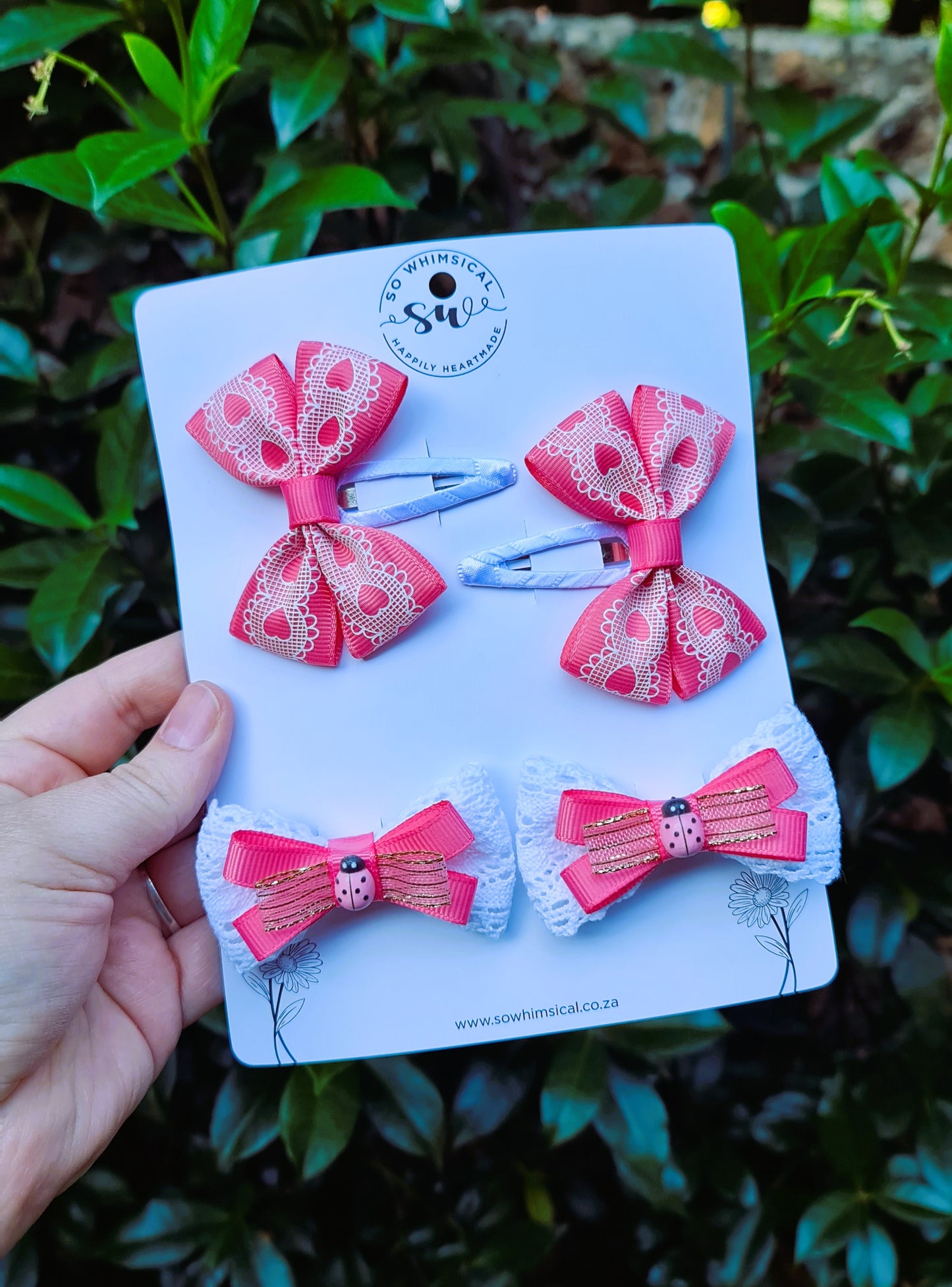 SW5150 - Peachy Pink Ladybug Clips