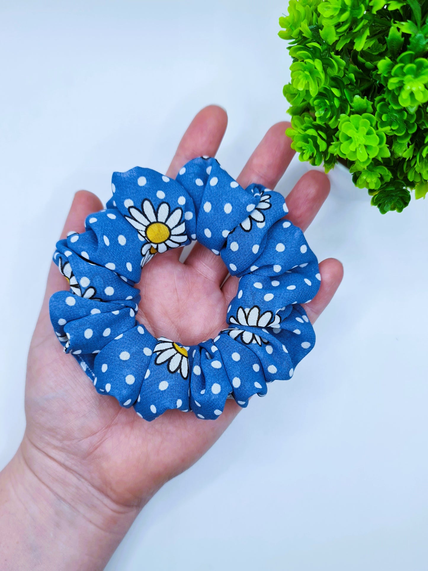 SW5305 - Blue Daisies & Polkas (2 Sizes)